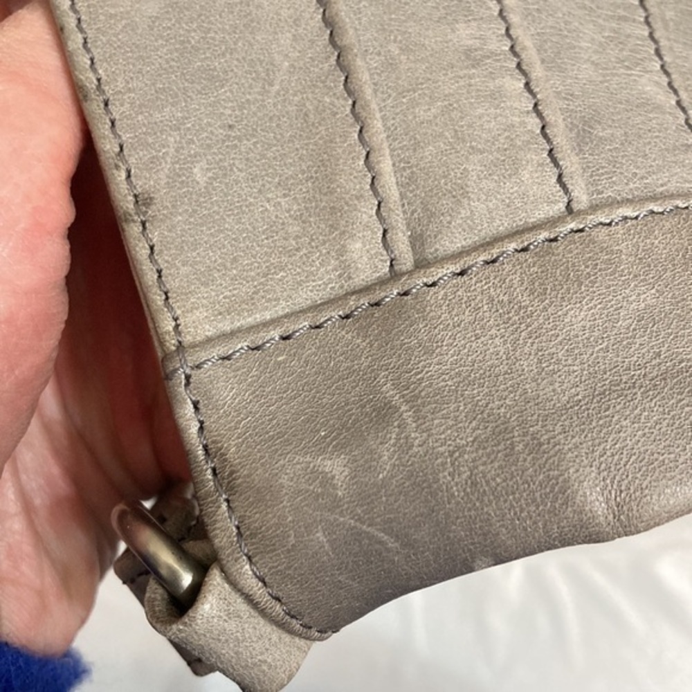 Hobo gray leather wristlet clutch bag - Picture 11 of 12